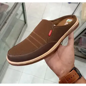 kickers / sepatu kickers / sepatu pria / slop pria / sepatu slop / selop pria terbaru Sendal Kasual Shoes