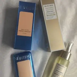 【New】SKINTIFIC 2pcs Makeup Skintint + Glowing Serum Spray 50ml Glowing Seharian, Gak Takut Kusam! |  Skin Tint: Meratakan warna kulit & bikin cerah natural , Glowing Serum Spray: Melembapkan