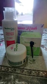 Product Review of Medikacare Basic Skincare 3 in 1 - Mencerahkan kulit kusam (Facial wash + Moisturizer + Sunscreen) from R**i H**a 0