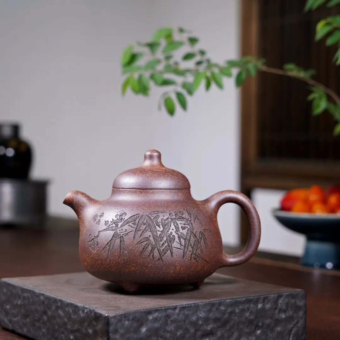 Yixing purple clay teapot made of pure natural raw ore and ultra-high temperature rust clay, a national-level craft artist's work, about 320 ml