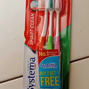 Systema Sikat Gigi Smart Clean Soft isi 3pcs