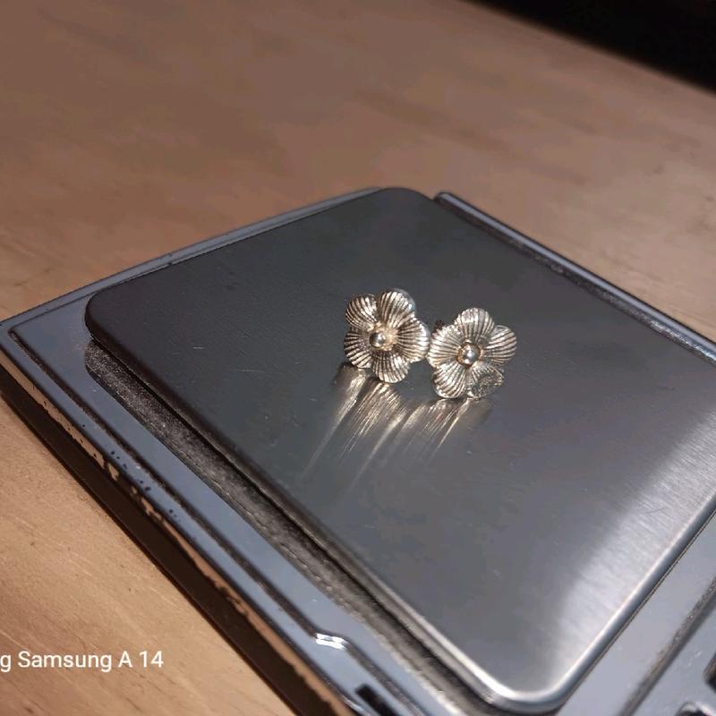 anting giwang bunga kopong 3