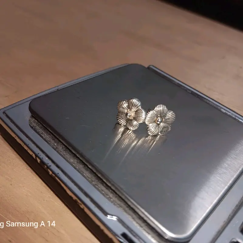 anting giwang bunga kopong 3