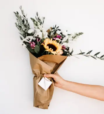 Daily Pick Flower Bouquet Fresh Cut Flowers Wrapped Kraft Paper Flower Gift Vase Decor