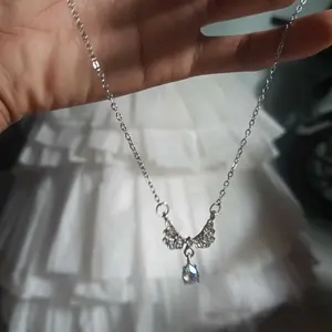 Sktlz Kalung Sayap Malaikat Air Mata Model Baru Elegan untuk Wanita Hadiah Ulang Tahun untuk Sahabat Dengan Desain Niche dan Liontin Bulan