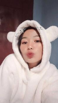 Product Review of Sweater Hoodie Crope V Bear Sherpa Bulu Domba Fit Wanita Tebal Oversize Cream from i**a 2