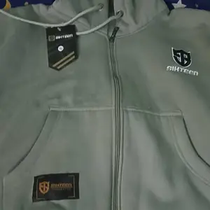 SIXTEEN crop zipper sleting hoodie bahan fleece tebal