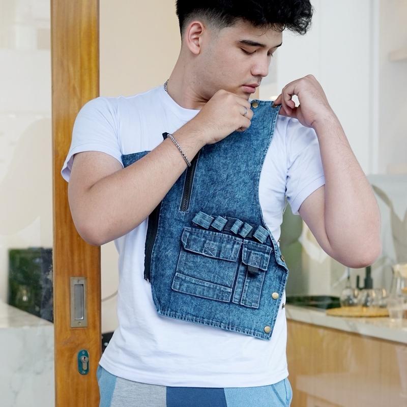 Baju Pria Kaos Premium Divariasikan dengan Jeans, Kancing Cetet dan Sleting Boldblue Junction 3