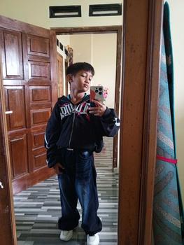 Product Review of HOODIE BOXY Menyala ZipperJAKET ZIPPER BOXY SABLON FOAMING DAN AKSEN MENYALA BLACK PING PRIA WANITA Unisex Hitam Sweater Santai from b**h 1