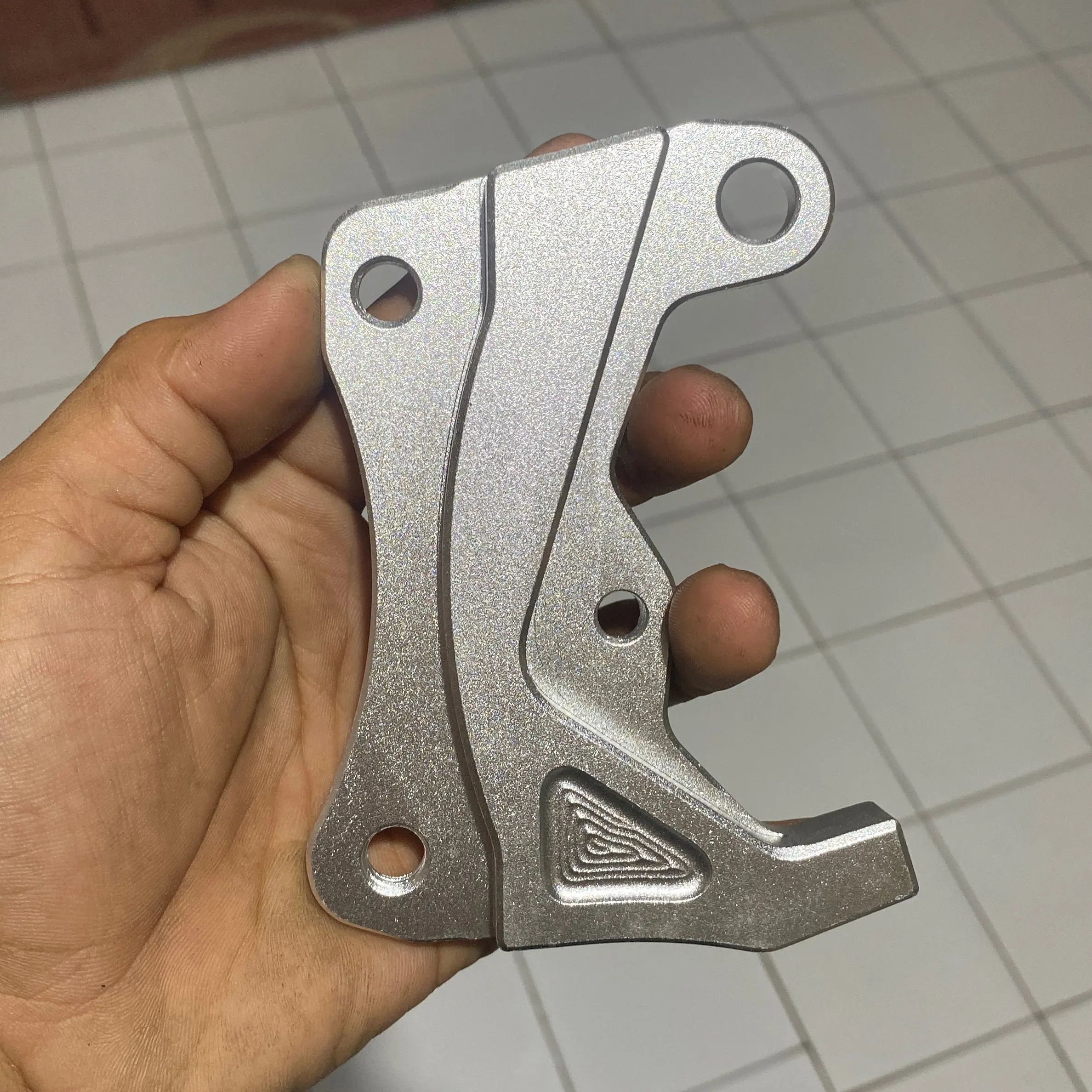 Breket caliper depan klx bf s l g dist 300mm