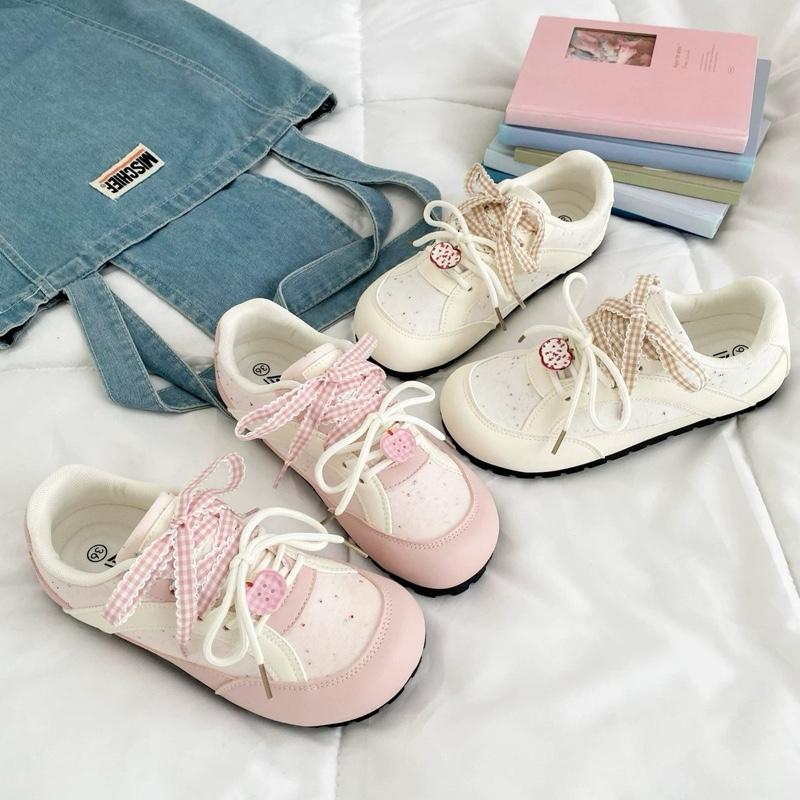 Giày thể thao cham táo kẻ kara nữ có hai màu trắng và hồng nữ