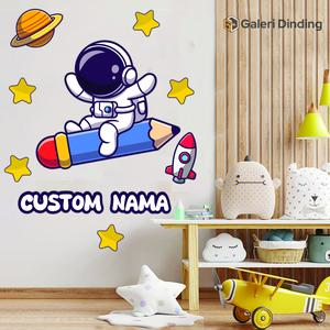 Hiasan Stiker Dinding Astronot Luar Angkasa Bisa Custom Nama - Dekoratif dan Inspiratif