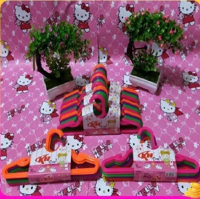 hanger plastik anak harga 15 ribu satu lusin 3