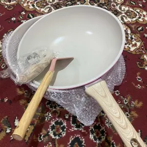 [NAD EXCLUSIVE BABYOLIV] BUY ONE GET ONE TEXANIA Wajan Anti Lengket 30cm Gagang Kayu Lembut Tahan Panas Warna Pink Free Spatula Silikon