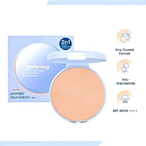Wardah LiGHTENING POWDER SPF 40PA+++ Fundation Light Feel dengan Airy-Coated Particle & Niacinamide untuk Coverage Instan dan Perlindungan UV Makeup Skincare untuk Aktivitas Harian