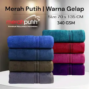 Handuk Merah putih by Terry Palmer spesial warna gelap ukuran 70x135cm.
