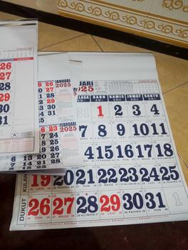 Product Review of KODE MDA 109 II Kalender Nasional 2025 KALENDER JUMBO 2025 / Kalender Dinding JUMBO 2025 41x60cm from T** O**t 1