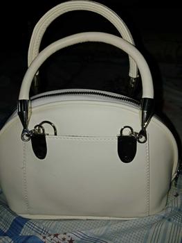 Product Review of 100RB isi banyak versi Tas Selempang Wanita CAHYA Hitam from C**9 2