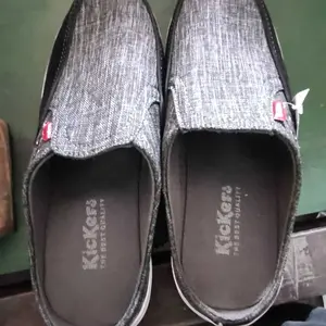 Promo cuci gudang Sepatu bustong / sepatu slop / sepatu santai / sepatu sandal masa kini Shoes Karet  Sendal Kasual