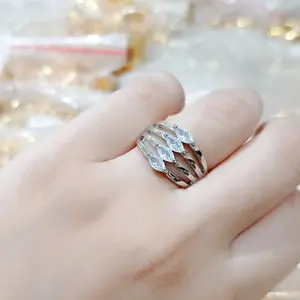 Perhiasan Wanita Cincin Titanium Mata Putih Anti Karat Jewerly