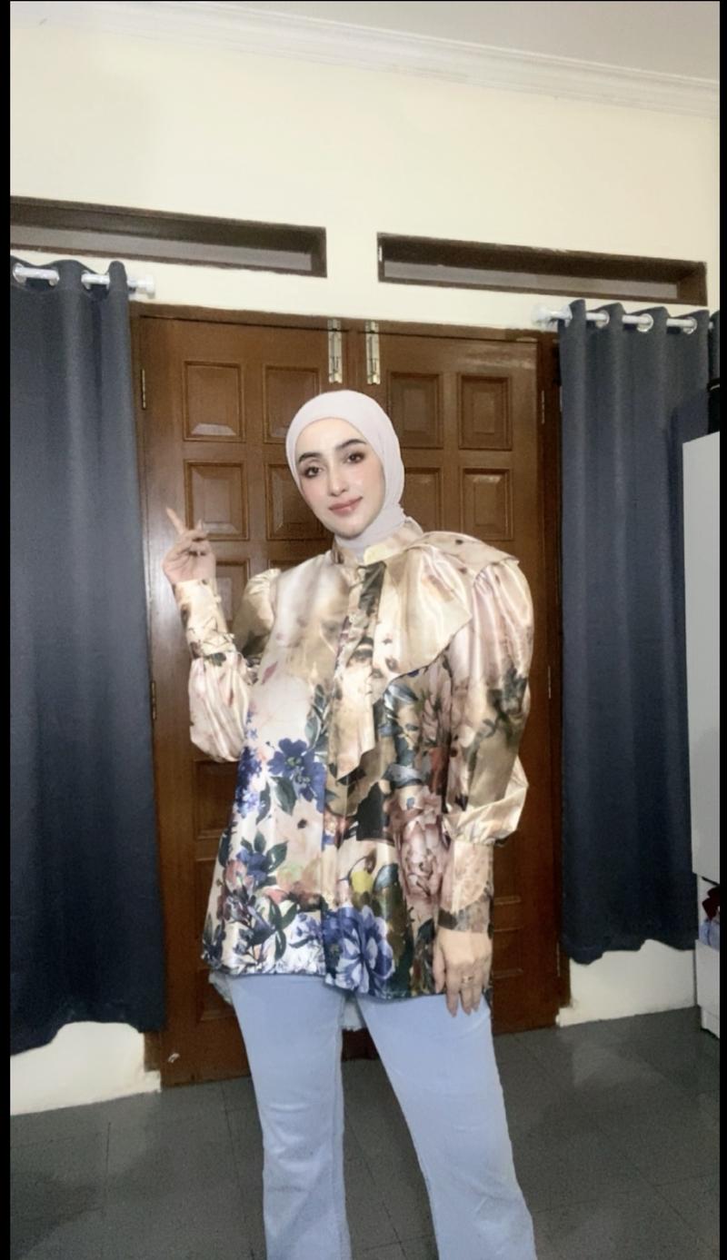 Product Introduction of Blouse "SHOPIA"dengan motif bunga yang sangat  cantik 8