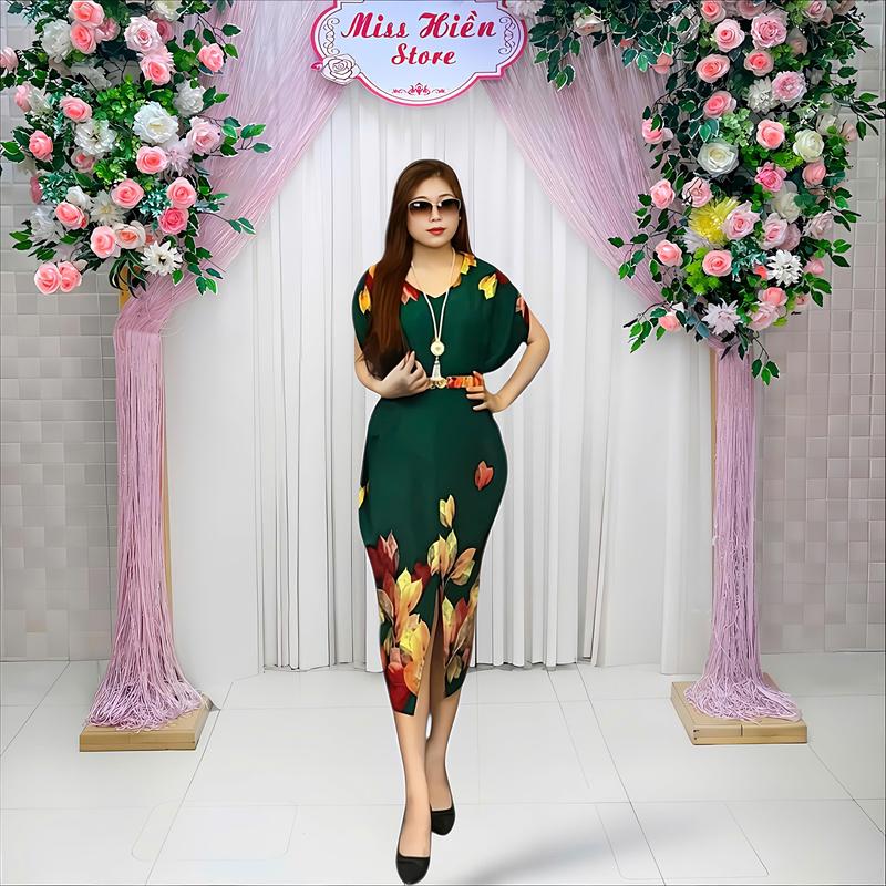  Đầm Váy Suông 300085 cổ tim kèm váy lót Miss Hiền chất vải lụa Mango in họa tiết kèm dây xích beo tay cánh dơi. 