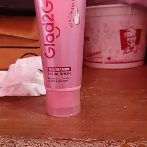 [New] Glad2Glow Niacinamide Serum Facial Wash-Pencuci Wajah Brightening Pembersih Pori Glowing Instant Ceramide Ectoin Sakura untuk Kulit Kusam Berminyak dan Sensitif Mencerahkan Melembabkan Menenangkan Cleanser70ml