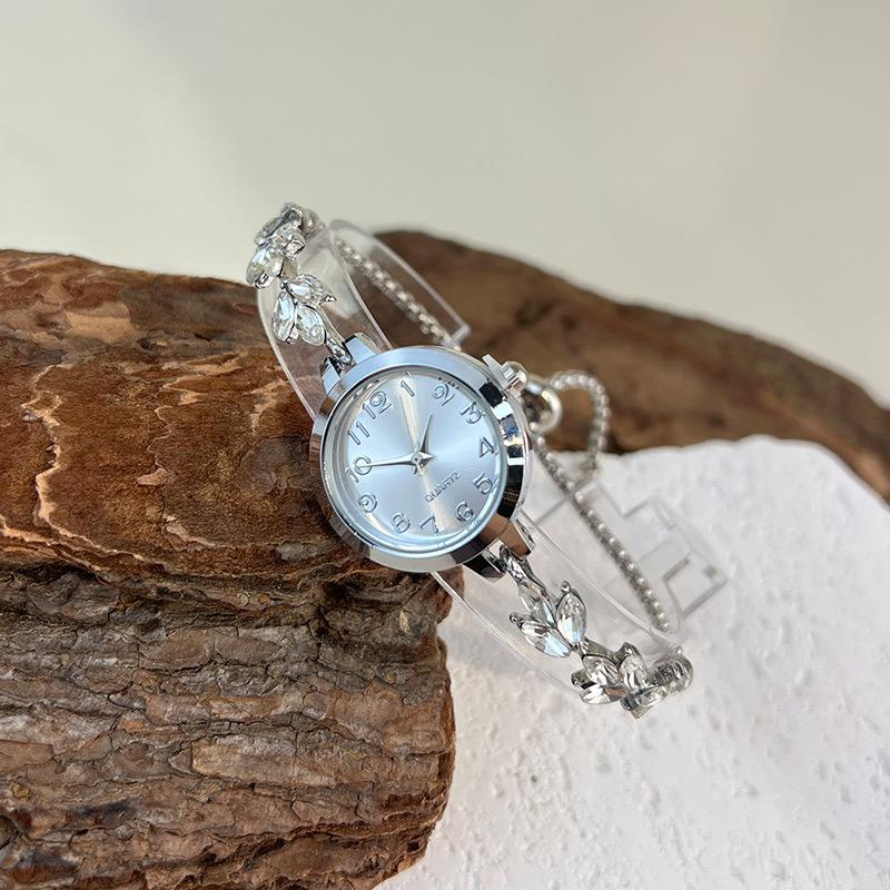Jam Tangan Serut Wanita Mewah Simple Elegan Model Bulat Rantai Bunga quartz stainless jarum watches 7