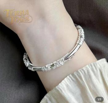 Product Review of ✨2025 New!Fashion Flower Bracelet, Adjustable Design, Exquisite Accessories Add Charm🎀 from C**蛋 0