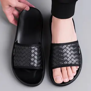 Sandal Pria Kulit–Model Kasual untuk Luar Ruangan & Pantai, Anti-Slip, Nyaman untuk Aktivitas Santai