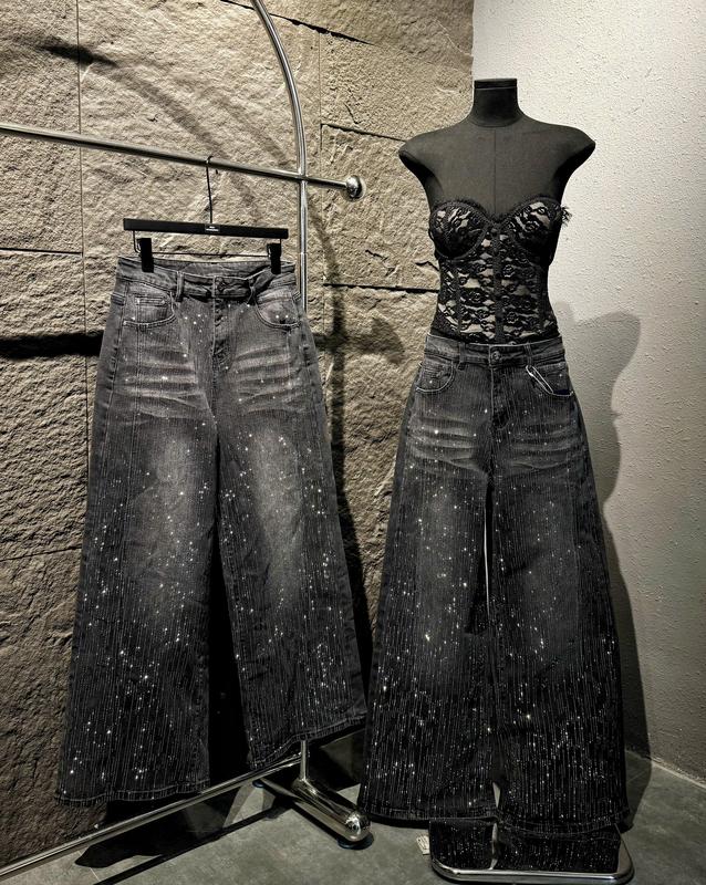   GIÁ MỞ BÁN  KGi-GZ Quần Jeans Suông  QCCC  Wax Xám Đính Đá Full Mặt Trước DIMY105 