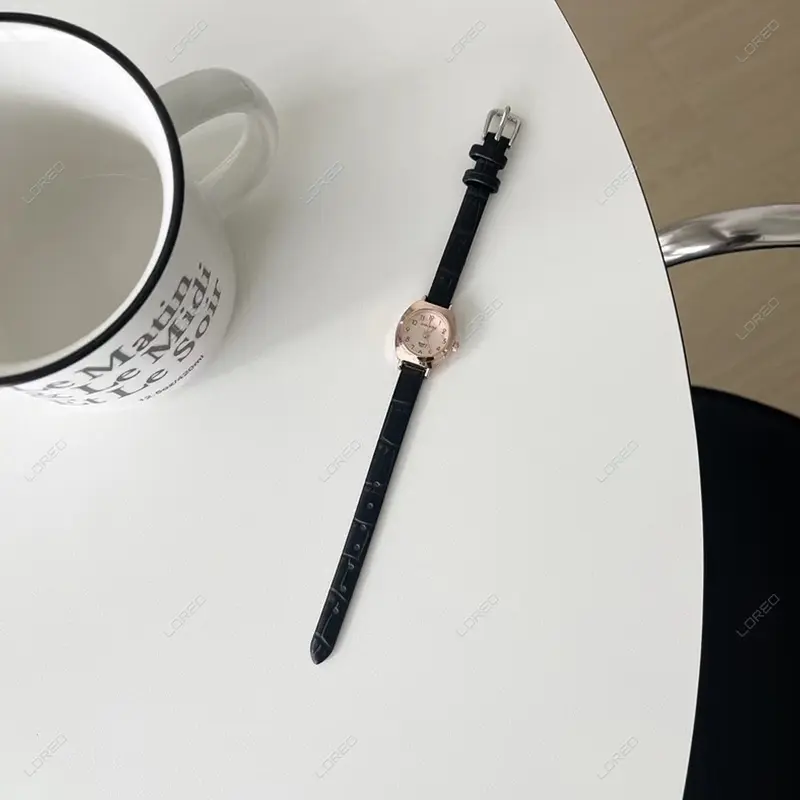 Loreo - Jam Tangan Wanita Tali Kecil Analog Quartz Watch Gaya Retro Strap Pu Croco 1