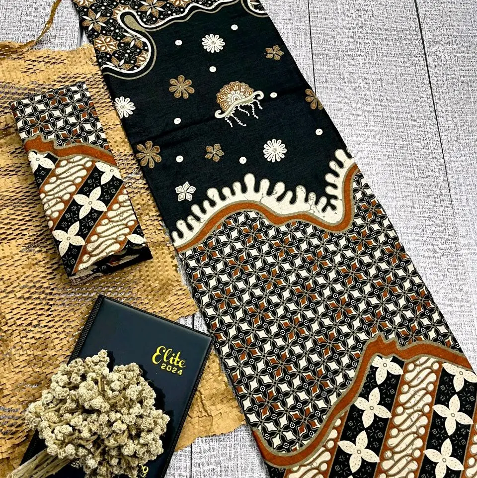 Kain Batik Halus Katun Primisima Printing Modern Pekalongan Motif Bintang Ukuran P 210 cm × L 110 cm