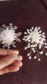Product Review of (Bebas beli 2 dapat bonus) B35 Bross hijab mutiara snowflake mewat titanium Korea original from r**e 2