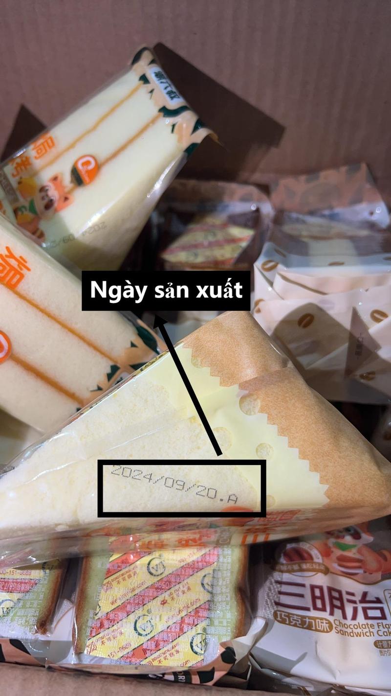 Product Introduction of Bánh mix Thùng 2,3kg (cả thùng) !ngày in trên bánh là ngày sản xuất, hạn dùng từ 3-6 tháng! Giao hàng ngẫu nhiên Food banh  hat Đường Cake 11
