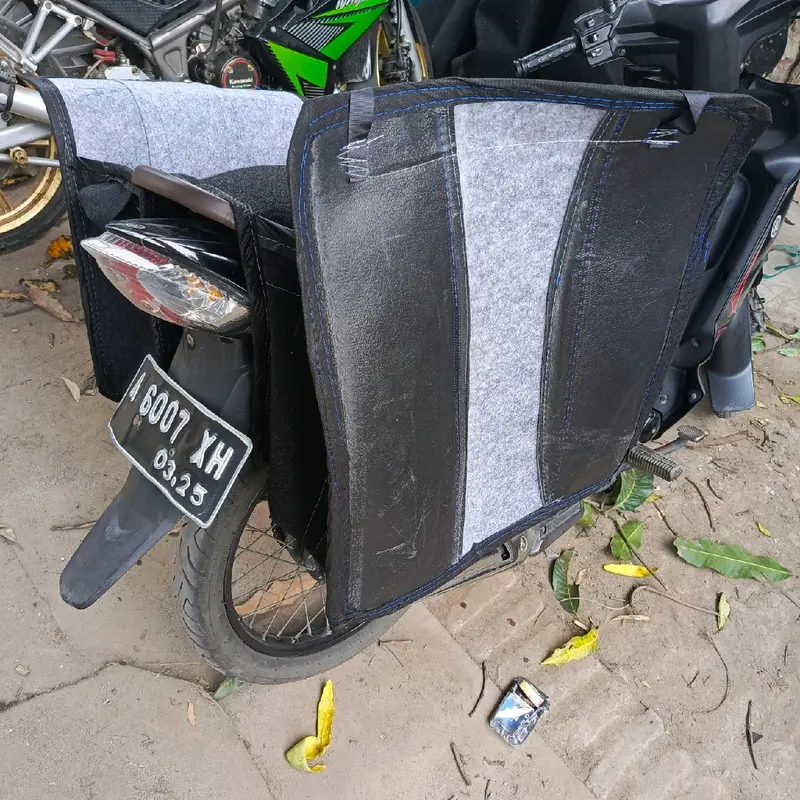 Tas obrok motor hitam dominan tas bronjong kuat tas kurir tas pasar serbaguna 0