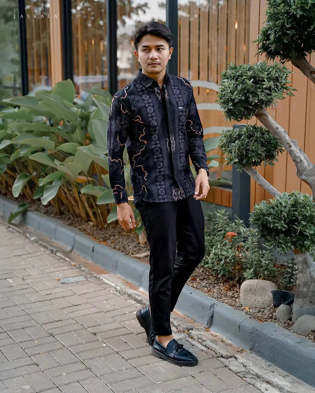 Laskala Batik Premium Sentani Kemeja Batik Pria Slimfit Lengan Panjang 7