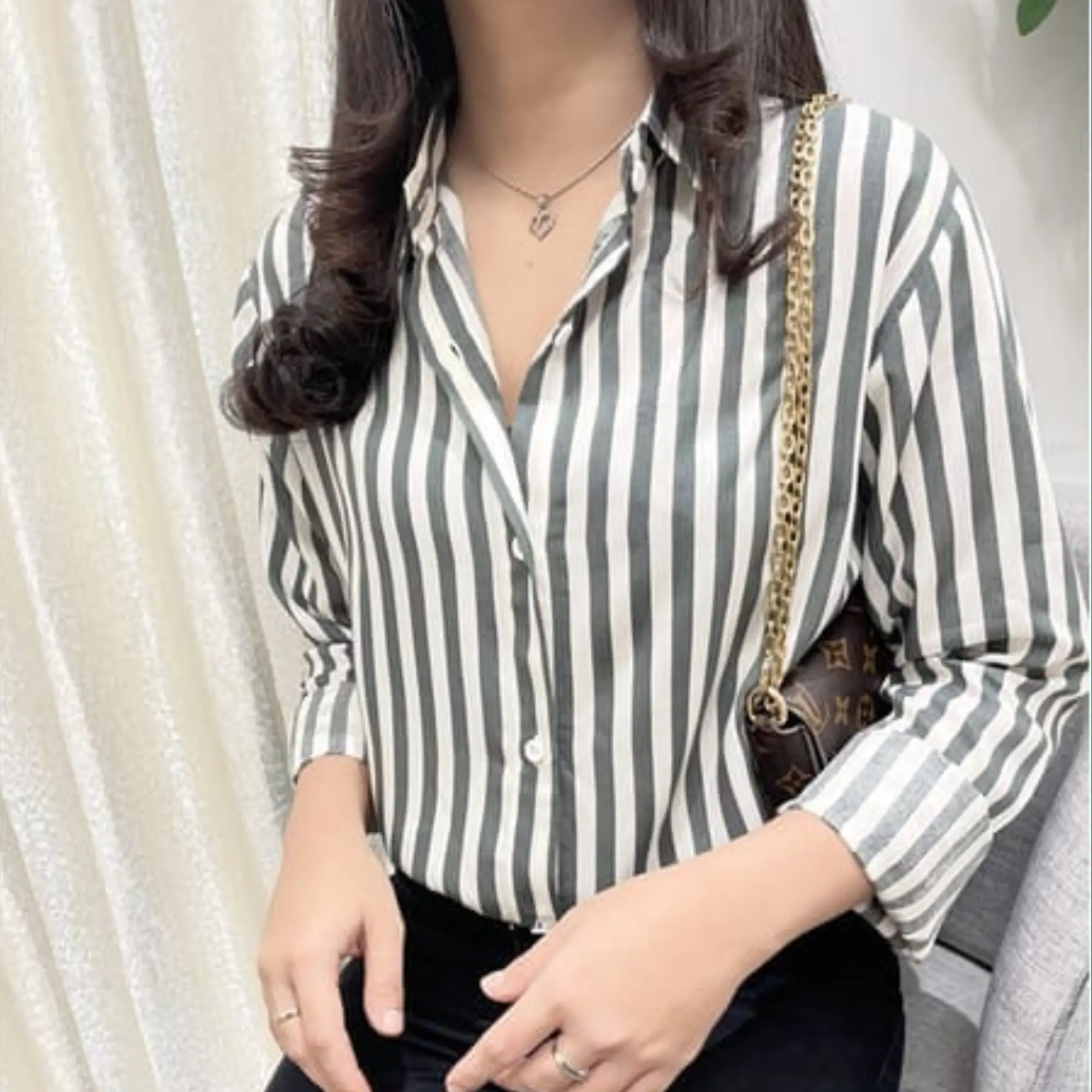 Atasan Kemeja Wanita Motif Salur Gaya Korean Style Bahan Polly Rayon
