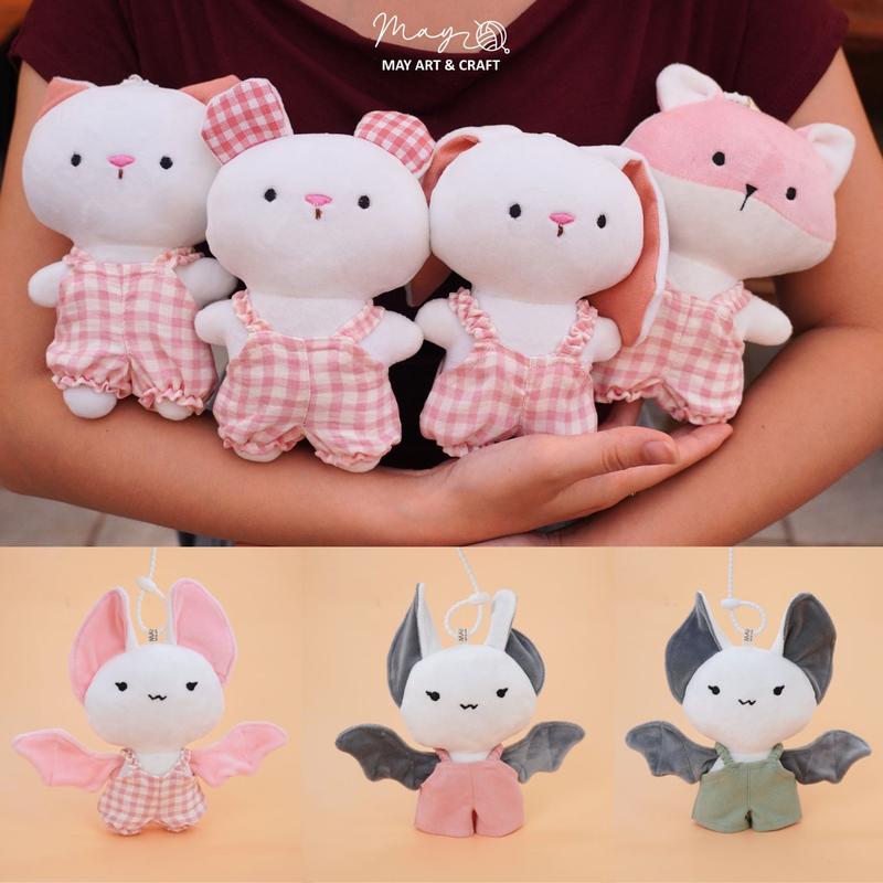 (tặng móc khoá silicon) Thú bông mini vải nỉ nhung thỏ hồng, mèo hồng, chuột hồng, cáo hồng, dơi hồng, dơi xám Tiệm tạp hoá Nhà May có kèm trang phục