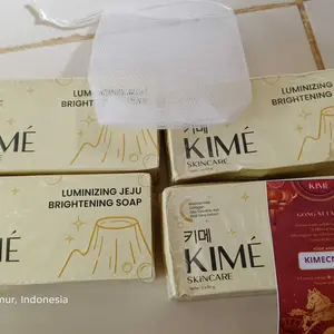 [BUY 1 BOX GET 2 BATANG] KIME Luminizing Jeju Brightening Soap 100GR | Volcanic Ash Charcoal Niacinamide Collagen | Sabun Mandi Pencerah Badan Wajah Glowing Pemutih Tubuh Muka Kulit Leher Kaki Tangan Ketiak Whitening Booster Eksfoliasi Flek Hitam
