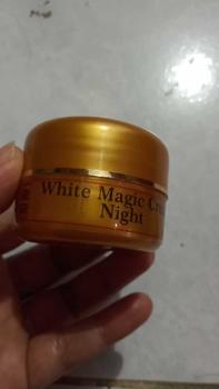 Product Review of Paket cream white magic plus serum gold hanasui 4 in 1 Perawatan Wajah Pelembab Pencerah Mencerahkan Hitam Komedo from u**7 0
