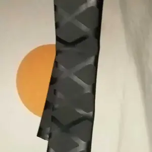 Karet Bakar Warna Hitam Motif Silang 30Cm 40Cm AA