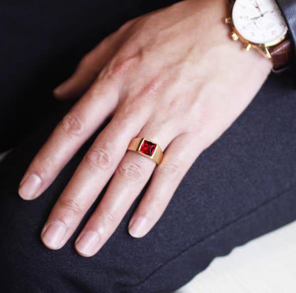 Product Introduction of Cincin Titanium Pria Terbaru Dijual Ring Hitam Silver Dan Gold Anti Luntur Bahan Stainles Stell AntikaratAnti Luntur Batu Emas Merah 17