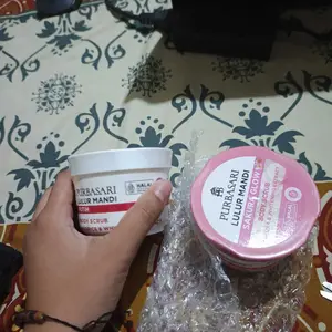 [SPECIAL BUNDLING 3 PCS] PURBASARI Lulur Mandi Body Scrub | Netto 200 gr & 100 gr | Sakura + Putih + Bengkoang Perawatan Tubuh Mencerahkan