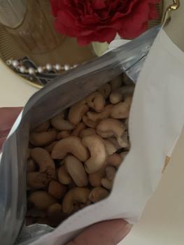 Product Review of Kacang Mede Jumbo Oven 1 KG/ Roasted Chasew Galleo Kacang Mete from u**3 0