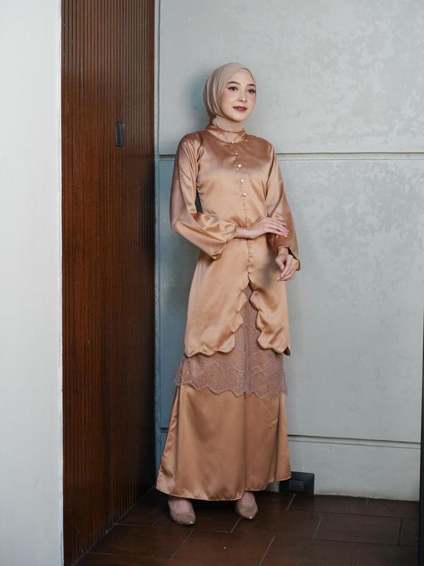 Kalista Dress / Dress kondangan / Bahan Satin Roberto Cavalli 4