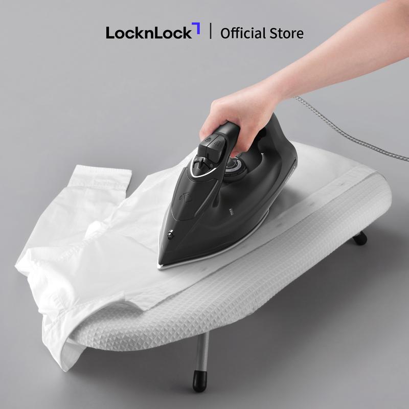 Bàn ủi hơi nước LocknLock - ENI334BLK Steam iron 220-240V 50 60Hz 1800W 220ml - Màu đen