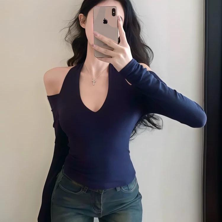 Áo croptop cổ yếm choàng cổ tay dài