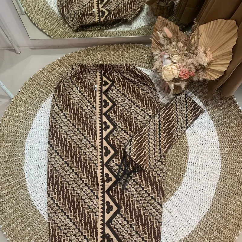 Kamen Batik Jumbo Set Selendang 0