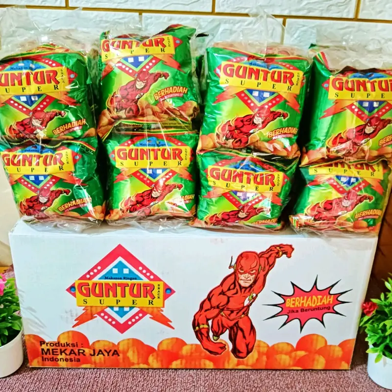 Snack Chiki Guntur Super Hero Berhadiah isi 10pcs dalam kemasan 1